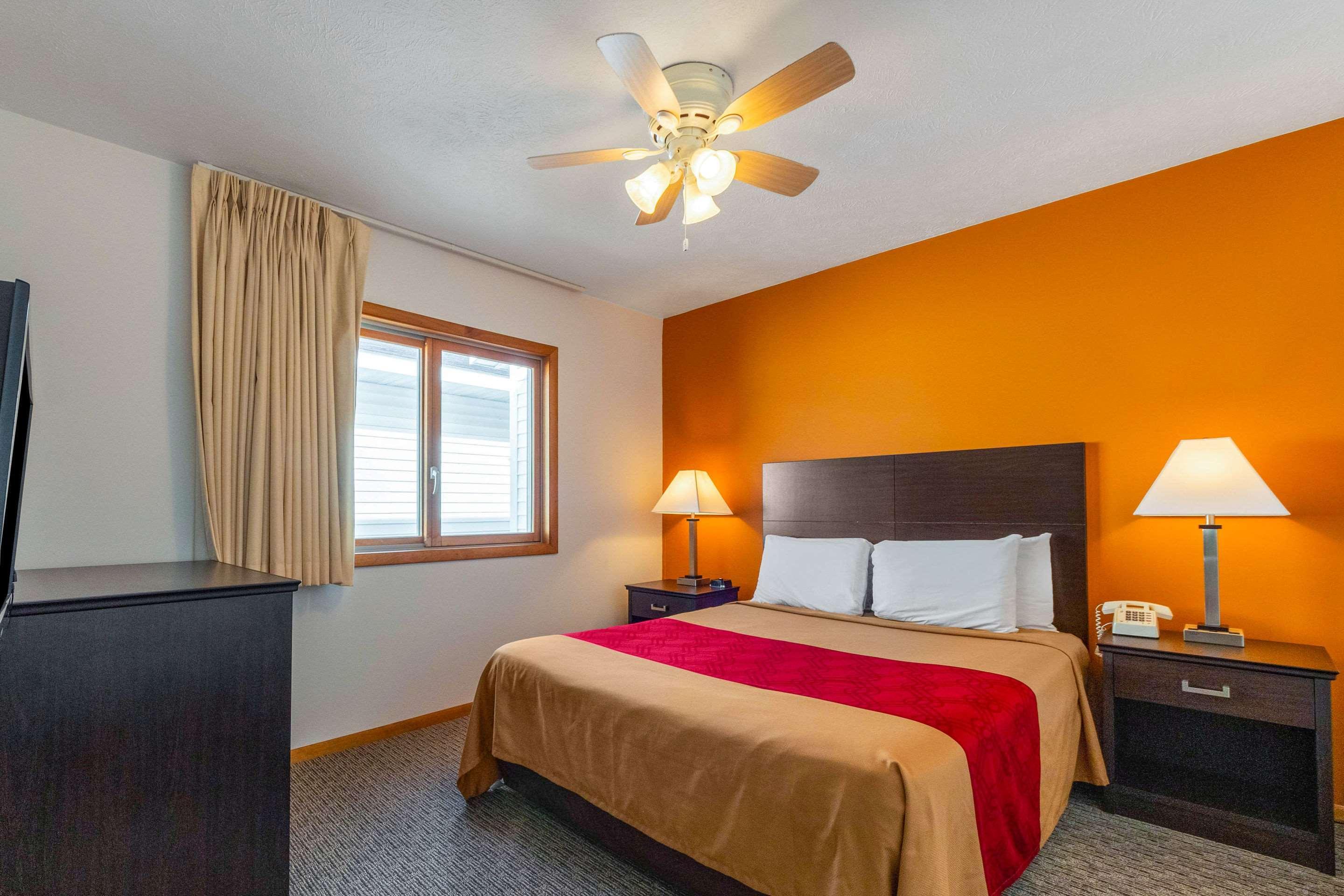 Econo Lodge Lakeshore Manistique Zewnętrze zdjęcie