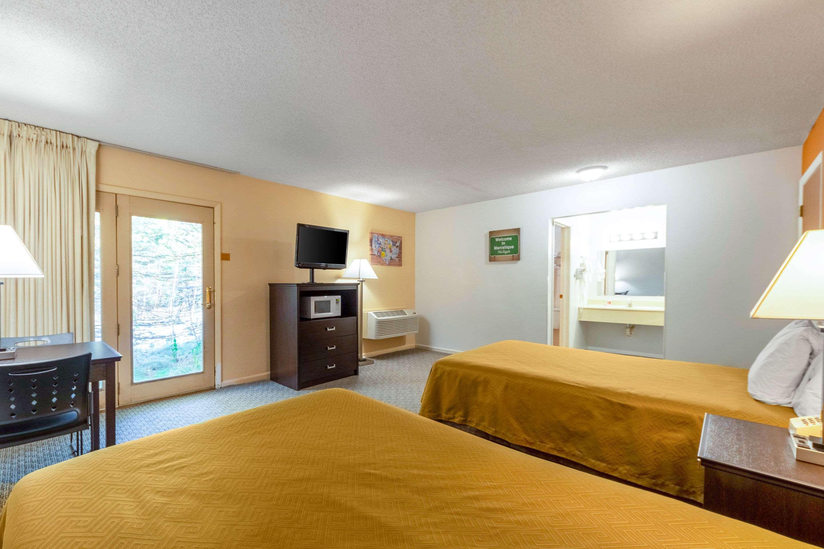 Econo Lodge Lakeshore Manistique Zewnętrze zdjęcie
