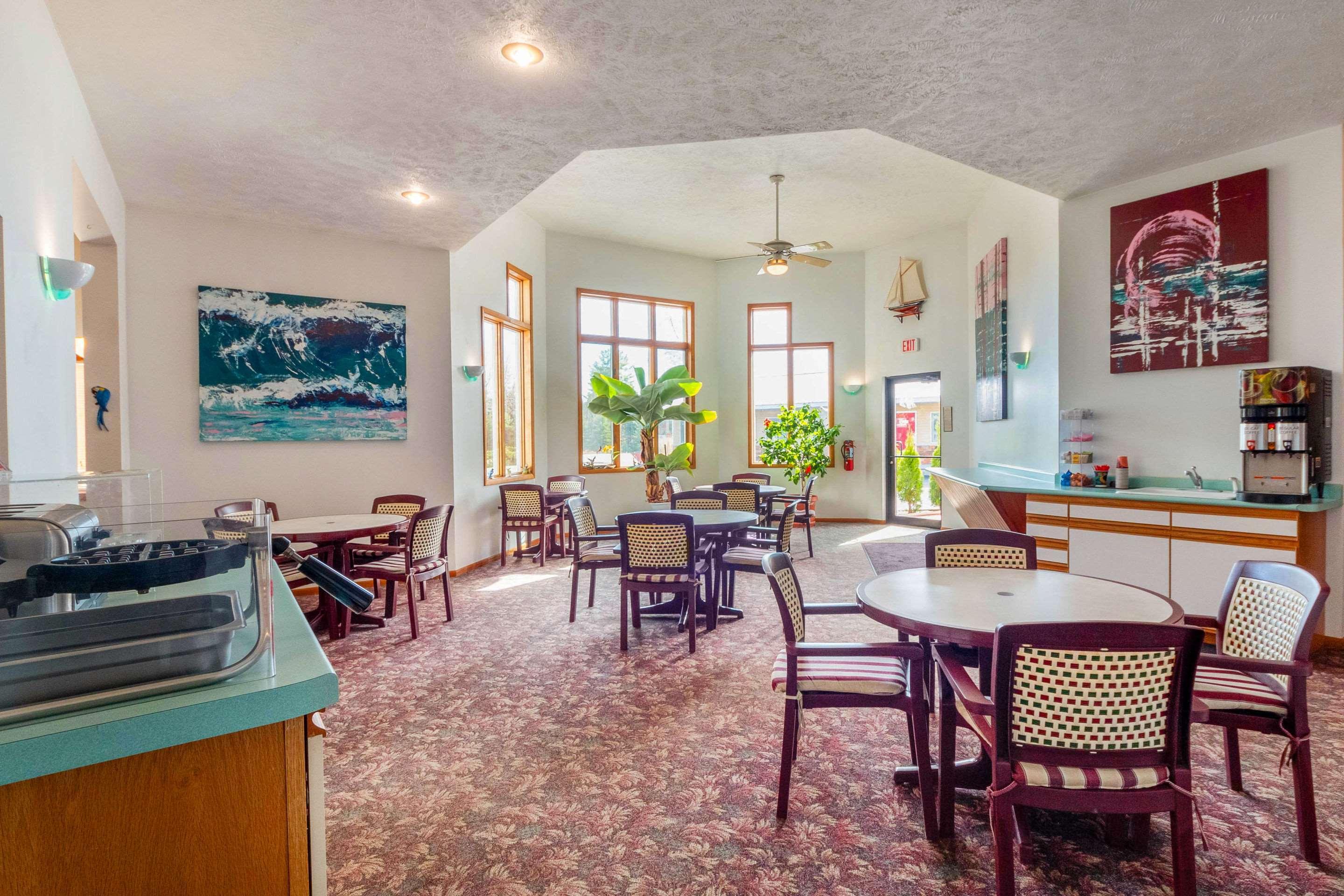 Econo Lodge Lakeshore Manistique Zewnętrze zdjęcie