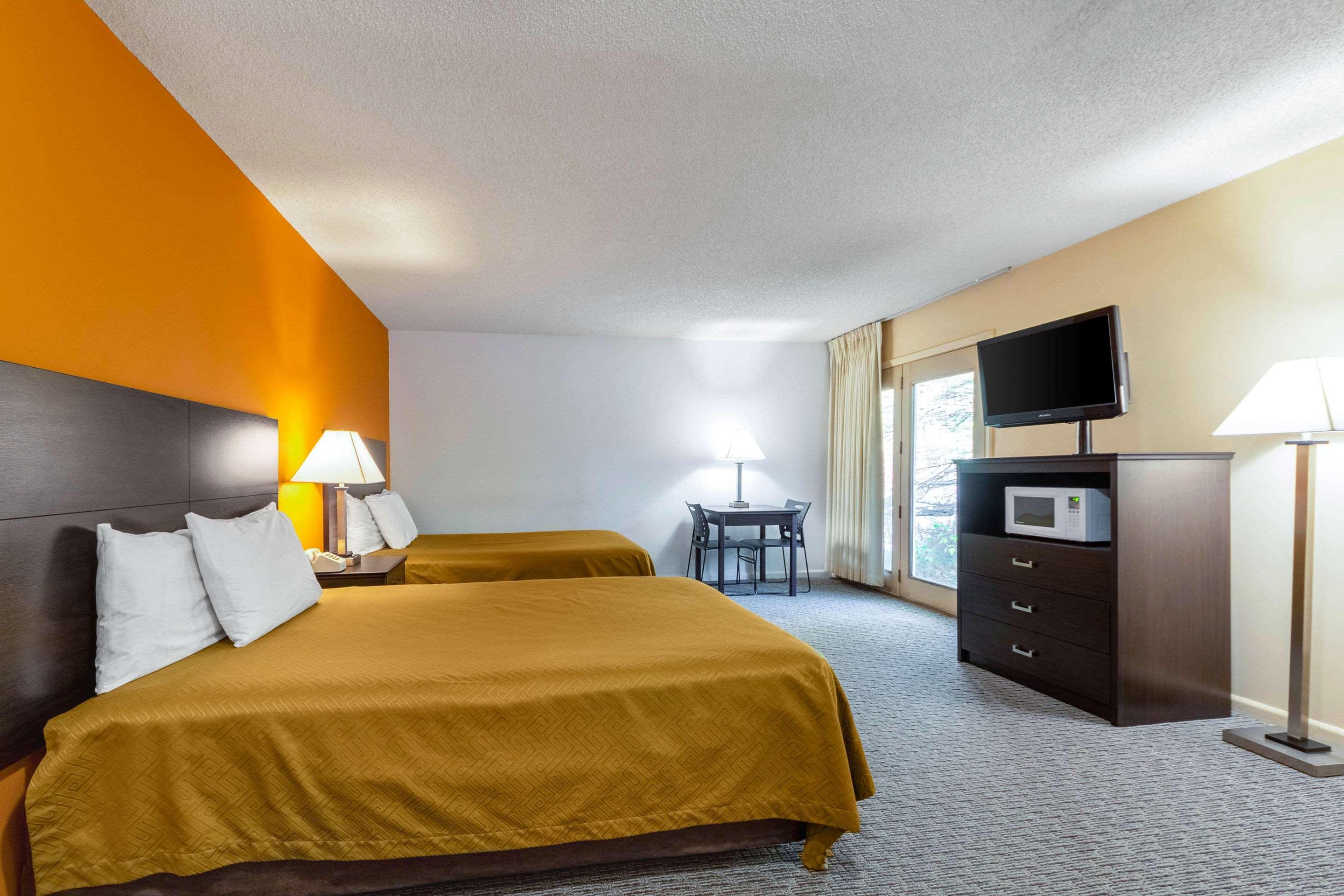 Econo Lodge Lakeshore Manistique Zewnętrze zdjęcie