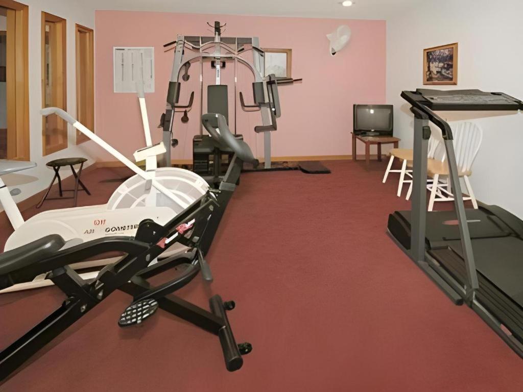 Econo Lodge Lakeshore Manistique Zewnętrze zdjęcie