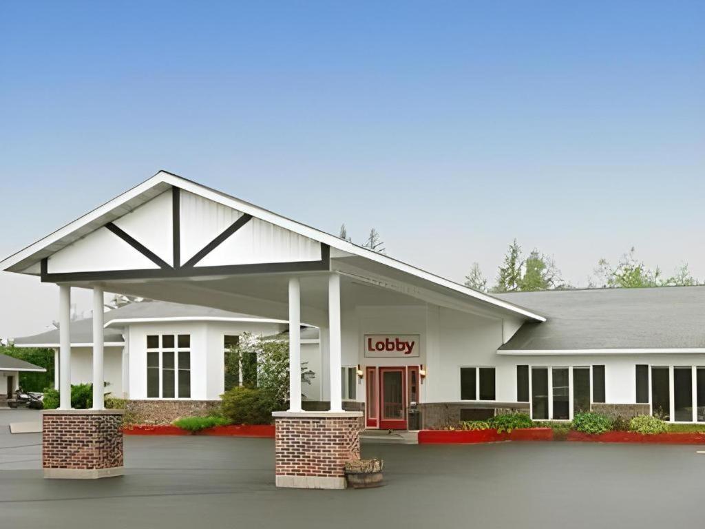 Econo Lodge Lakeshore Manistique Zewnętrze zdjęcie