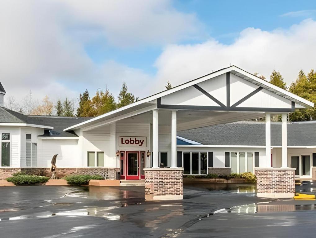 Econo Lodge Lakeshore Manistique Zewnętrze zdjęcie