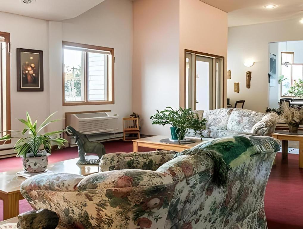 Econo Lodge Lakeshore Manistique Zewnętrze zdjęcie